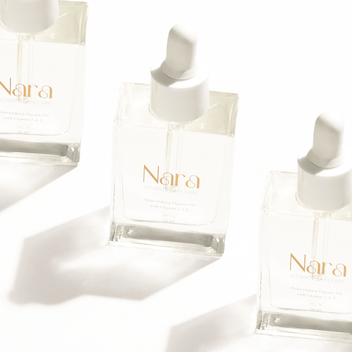 Experience the gentle care and nourishment your intimate skin deserves with Nara Intimate Oil. Crafted from organic, plant-based ingredients, this lightweight, non-greasy oil is designed to hydrate, soothe, and brighten delicate areas.