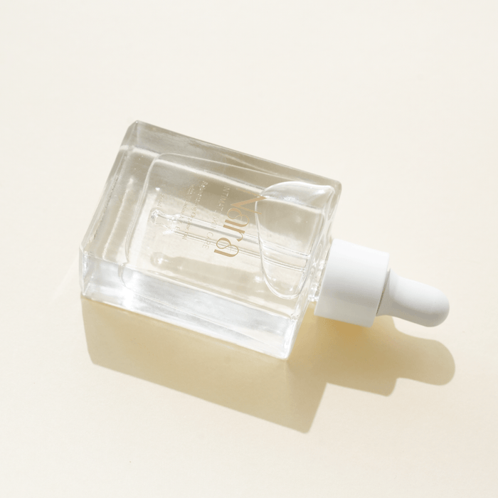 Experience the gentle care and nourishment your intimate skin deserves with Nara Intimate Oil. Crafted from organic, plant-based ingredients, this lightweight, non-greasy oil is designed to hydrate, soothe, and brighten delicate areas.